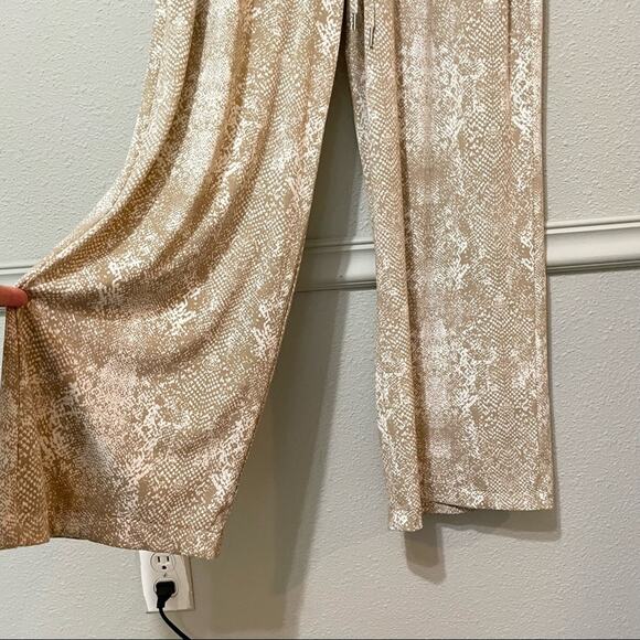 Juicy Couture Sleeveless Python Print Cinched Waist Jumpsuit Womens S Casual - Picture 9 of 12